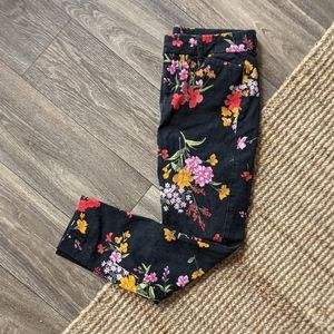 Old Navy | Black Pixie Floral Crop Pants | 4